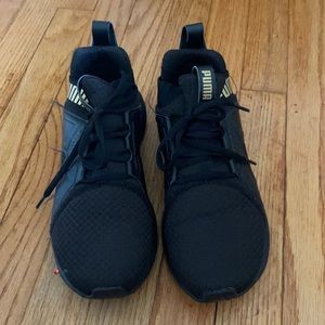 Womens puma gym shoes (FREE SHIPPING)